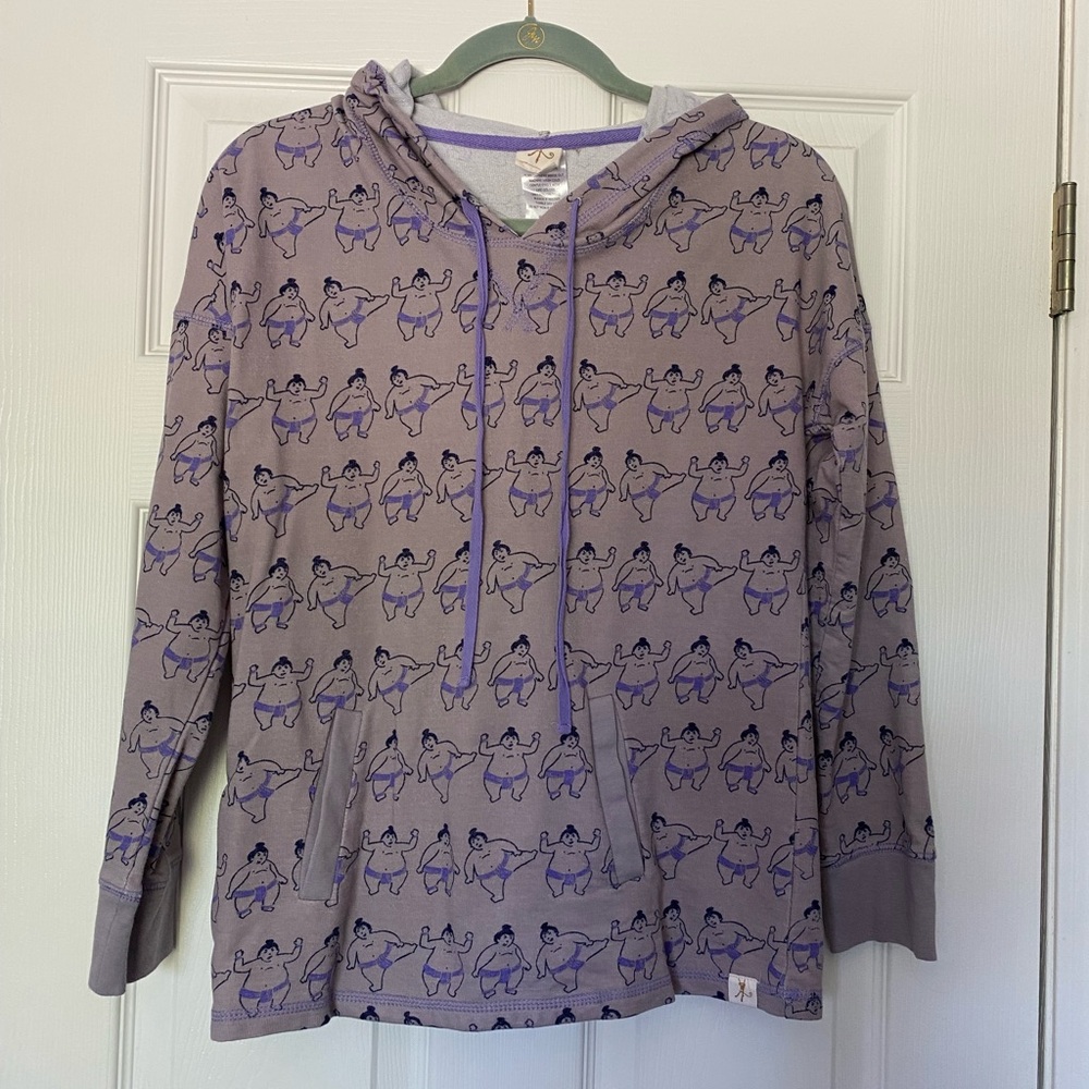 Women’s Sumo Wrestler Long Sleeve w/ Hood